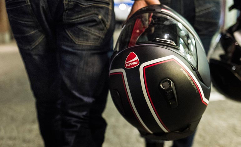 Uso de capacete: o que todo motociclista deve saber sobre o item