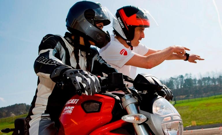 Ducati Riding Experience - Conheça os cursos de pilotagem Ducati