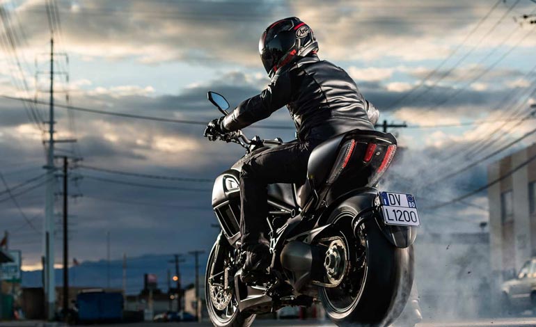 Diavel: Ducati pelo Brasil