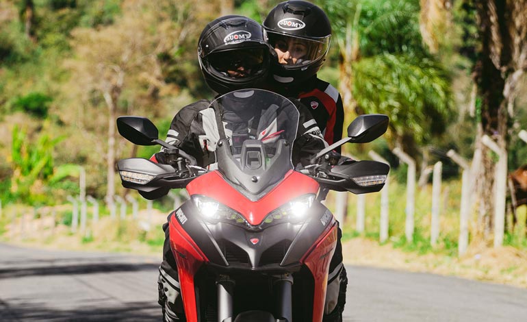 Fique por dentro das novas regras para uso de capacete ao pilotar sua Ducati