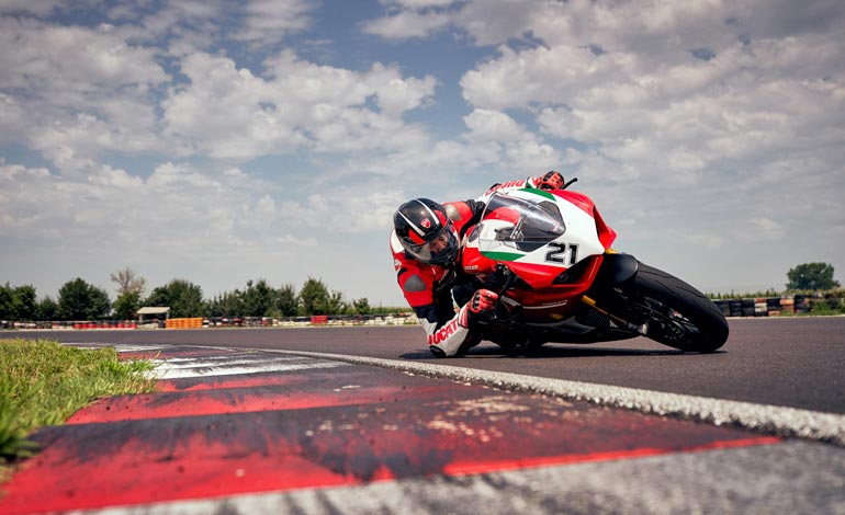 Cuidados com a sua Ducati: 7 dicas para saber se a moto já caiu
